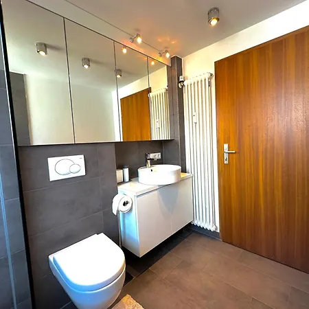 Stillvolle Nahe Bahnhof In Goeppingen, Zentral Apartment