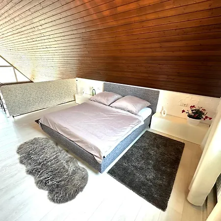 Stillvolle Nahe Bahnhof In Goeppingen, Zentral Apartment Goeppingen