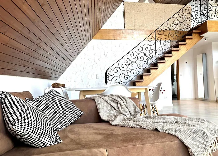 Stillvolle Nahe Bahnhof In Goeppingen, Zentral *